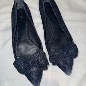 Tory Burch Rosalind ballet flats in navy blue denim